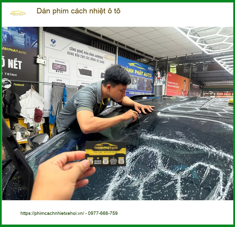 Chú Cường dán phim cách nhiệt ô tô Hyundai Creta tại Quận 12 chống nóng mùa hè