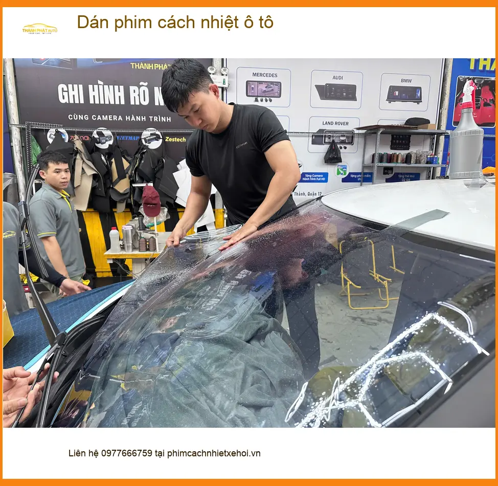 Anh Cường dán phim cách nhiệt ô tô Hyundai Santa Fe vì nắng nóng gay gắt ở Quận 12 ảnh thực tế 3