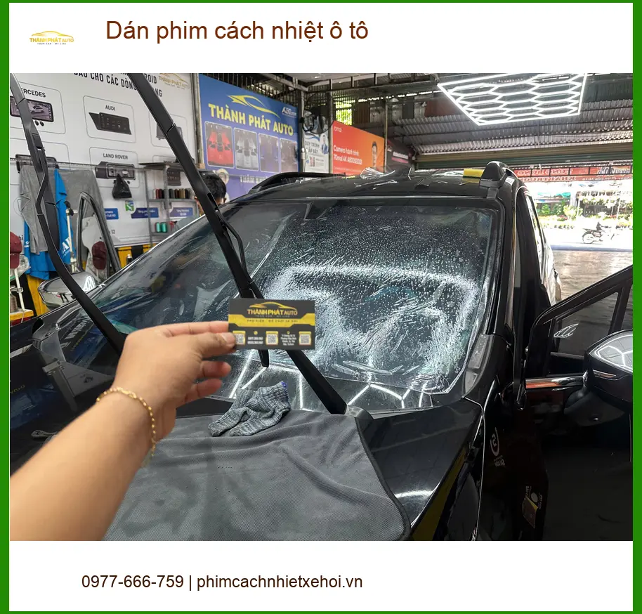 Chú Cường dán phim cách nhiệt ô tô Hyundai Creta tại Quận 12 chống nóng mùa hè ảnh thực tế 4