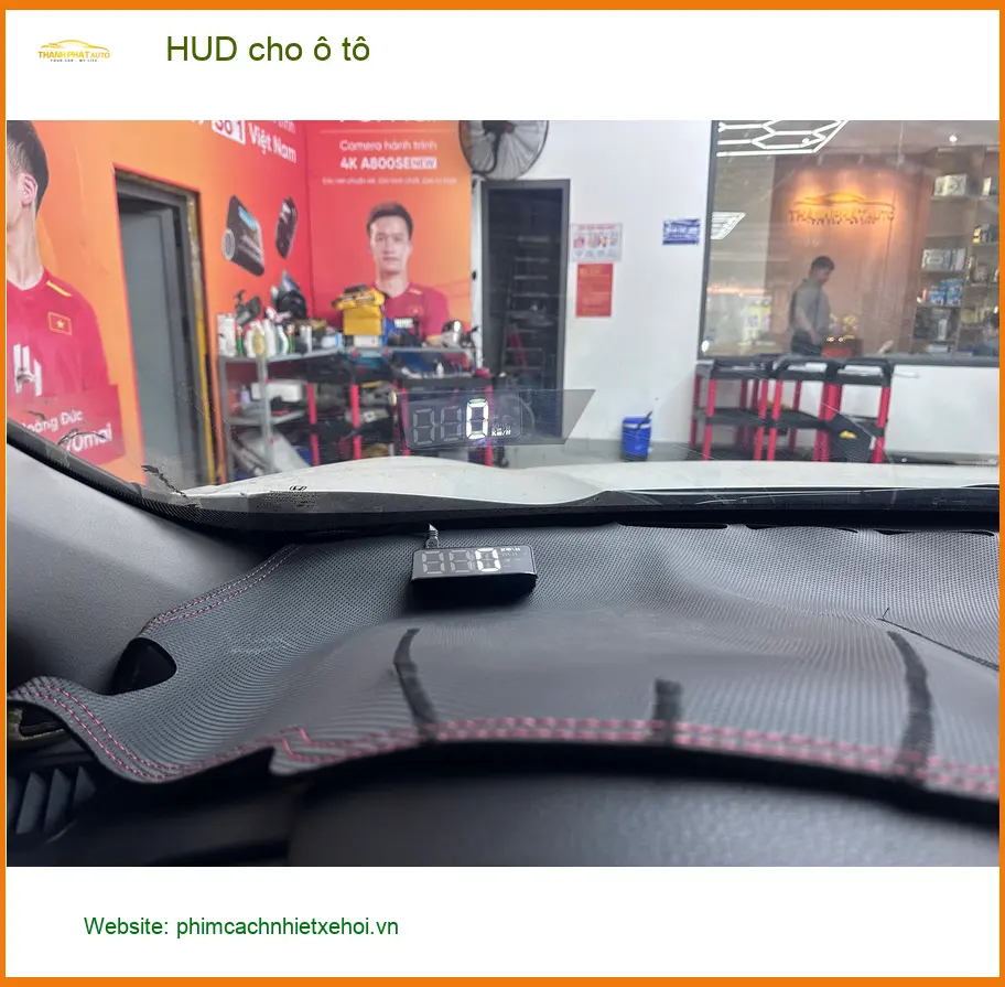 Anh Khải lắp HUD cho ô tô Hyundai Accent tại Quận 12 để lái xe an toàn hơn