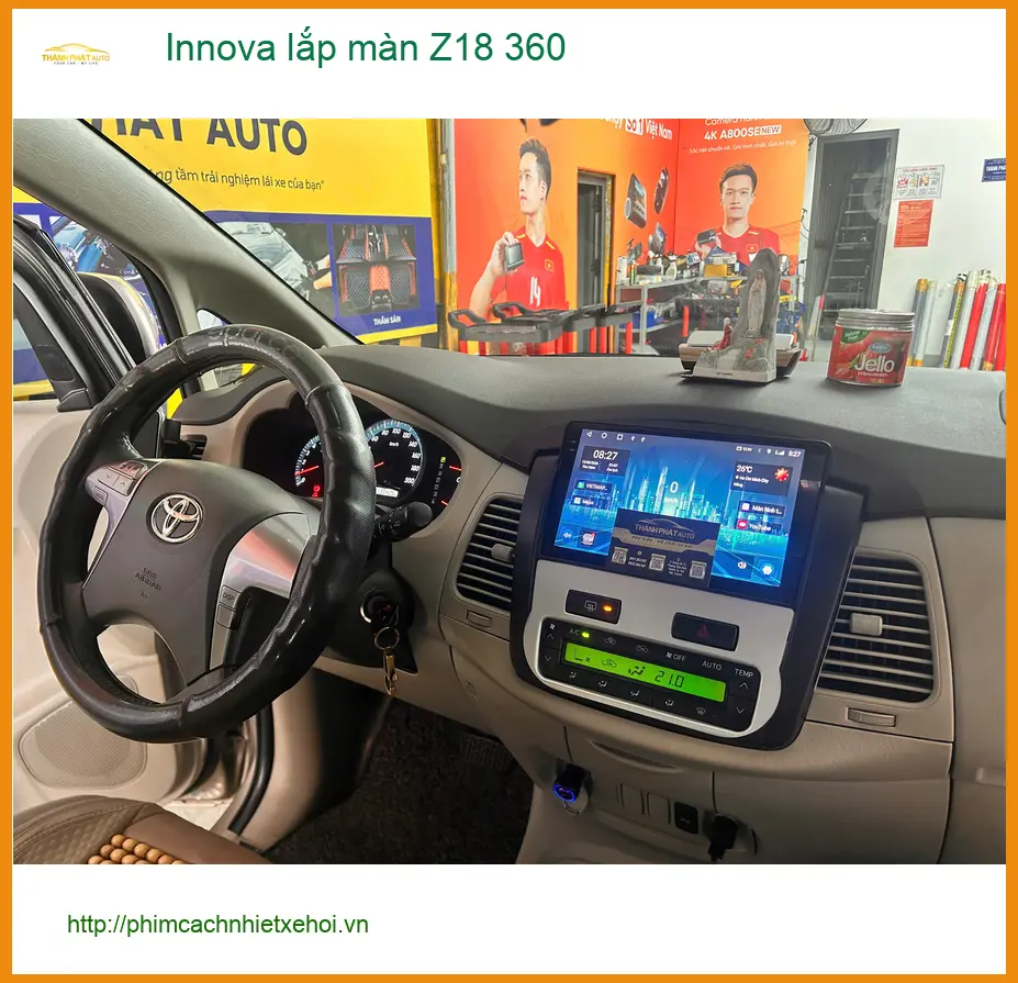 Chú Kiên lắp màn hình Z18 360 cho Toyota Innova tại Quận 12 để an tâm hơn khi lái xe ảnh thực tế 4