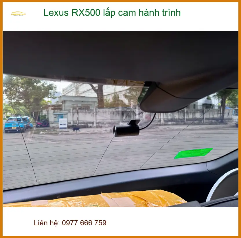 Anh Quang lắp cam hành trình cho Lexus RX500 tại Quận 9 để ghi lại hành trình rõ nét