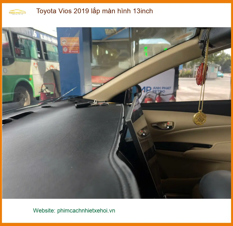 Anh Minh lắp màn hình 13inch cho Toyota Vios 2019 tại Quận 9 để nâng tầm trải nghiệm lái ảnh thực tế 2