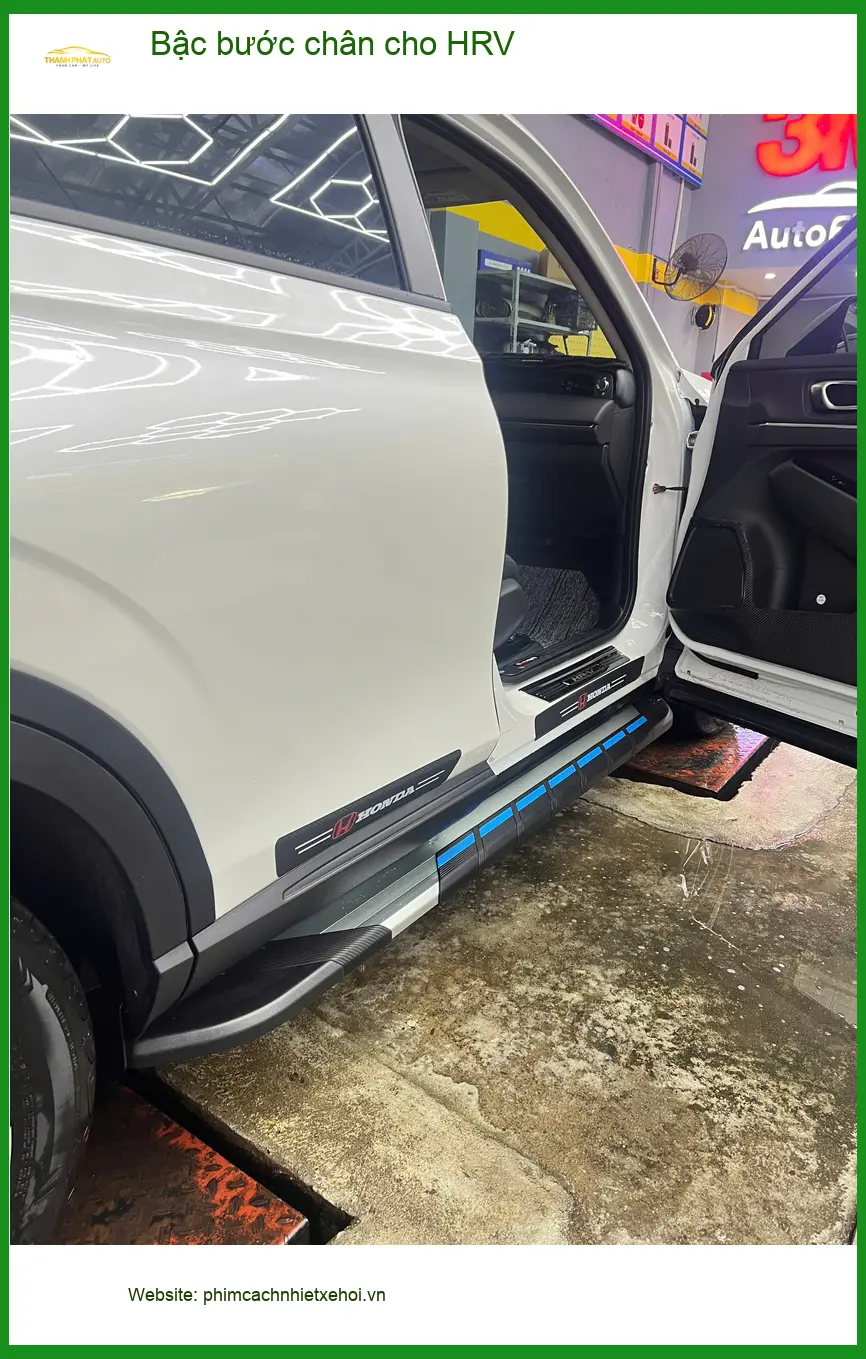 Chị Thảo lắp bậc bước chân cho Honda HRV tại Quận 9 để người nhà dễ dàng lên xuống xe hơn ảnh thực tế 2