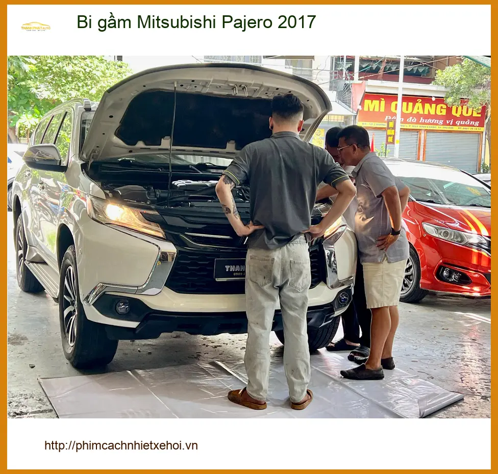 Anh Long lắp bi gầm Mitsubishi Pajero 2017 vì đèn zin không đủ sáng tại Quận Thủ Đức