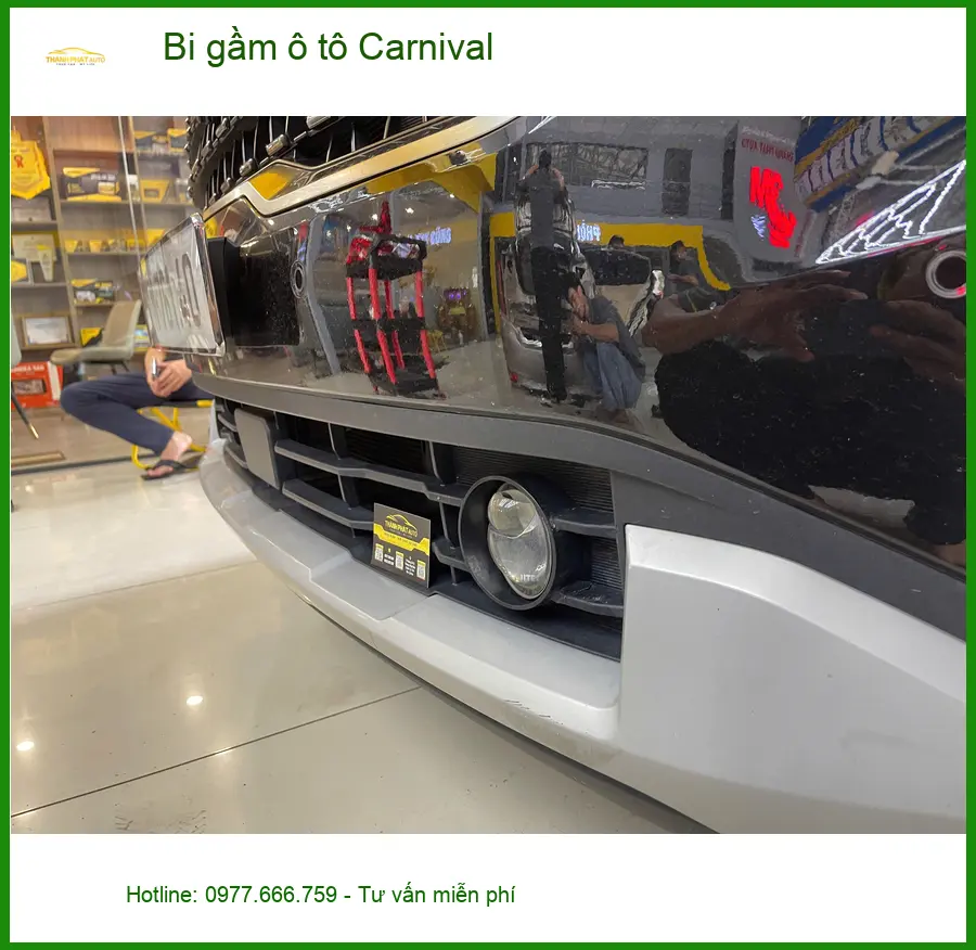 Anh Thắng nâng cấp bi gầm ô tô Carnival tại Quận 9 để xe sáng rõ khi trời mưa ảnh thực tế 3