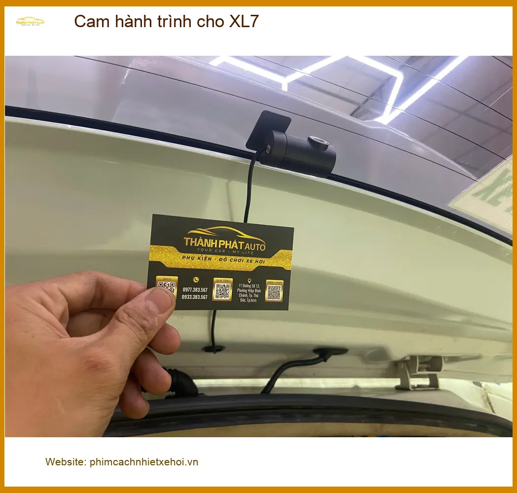 Anh Minh lắp cam hành trình cho XL7 tại Quận 12 để an tâm hơn mỗi chuyến đi