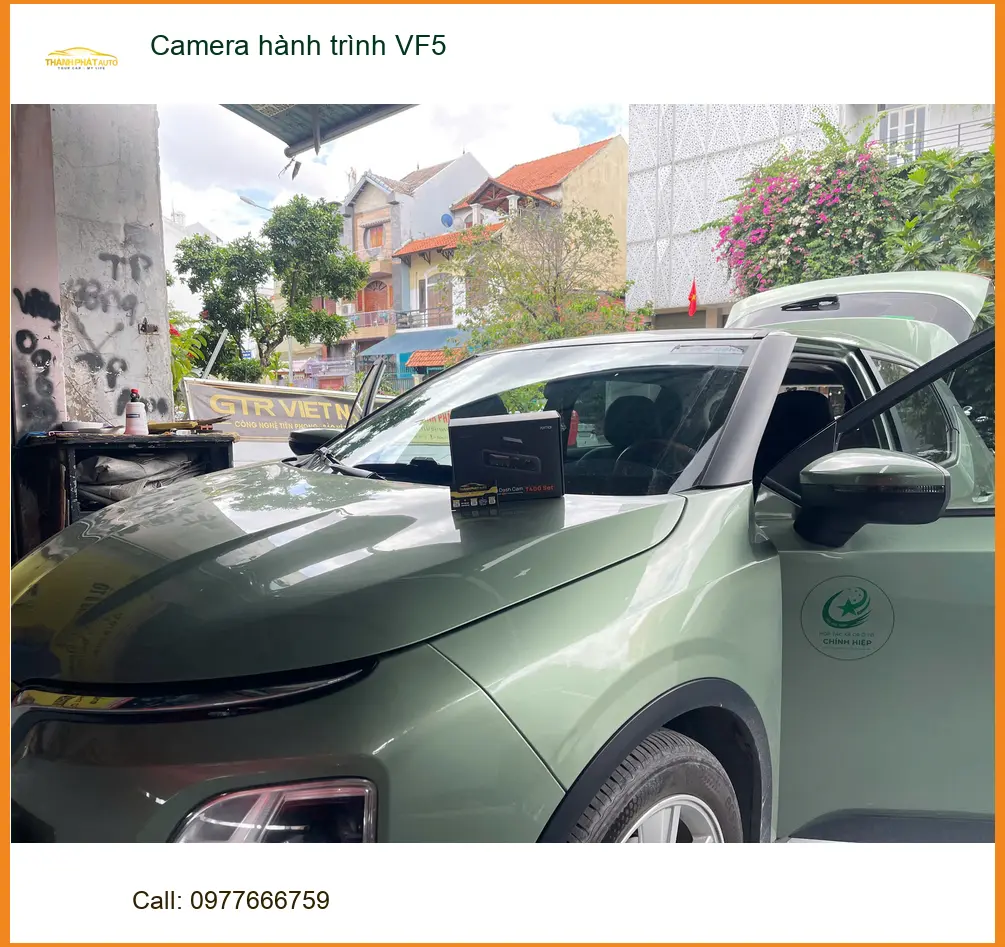 Chú Minh lắp Camera hành trình VF5 Quận 9 yên tâm lái xe trên phố đông ảnh thực tế 2