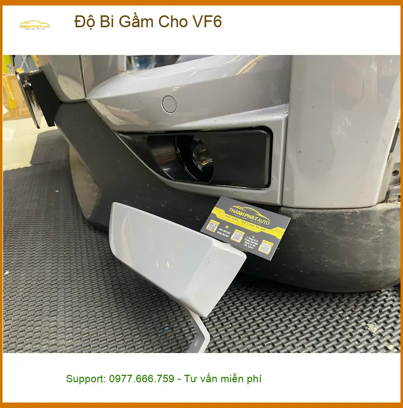 Chú Bách độ bi gầm cho VinFast VF6 Quận 9 vì đèn xe zin quá tối khi trời mưa ảnh thực tế 3