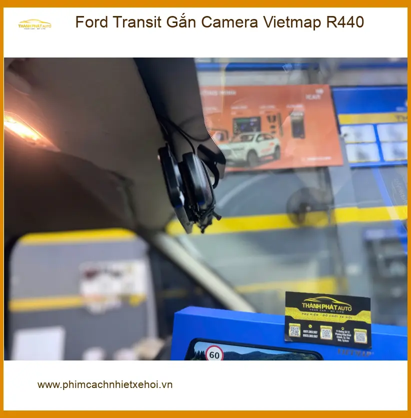 Anh Duy gắn Camera Vietmap R440 cho Ford Transit tại Quận 9 để an toàn hơn ảnh thực tế 3