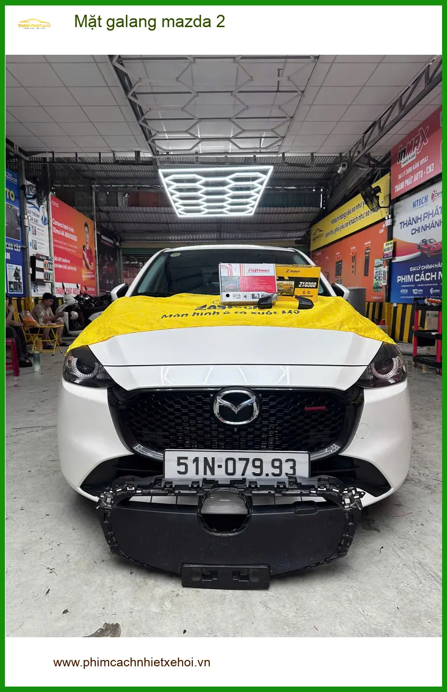 Anh Duy độ mặt galang mới cho Mazda 2 để xe trông hiện đại hơn tại Quận 12