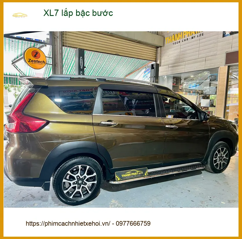 Anh Khải lắp bậc bước XL7 tại Quận Thủ Đức giúp gia đình đi lại thuận tiện ảnh thực tế 2