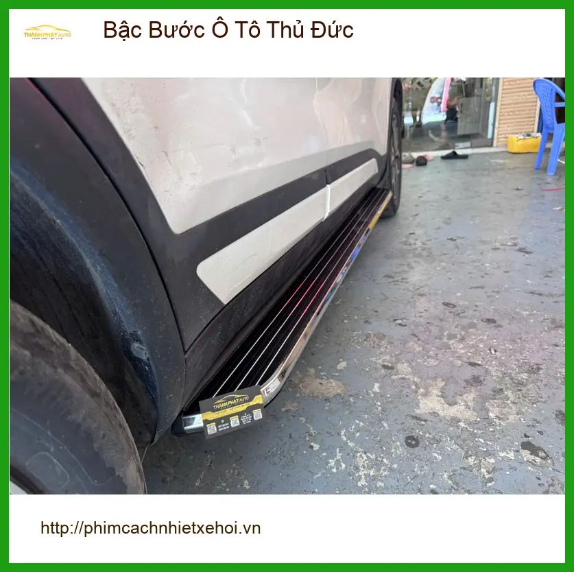 Anh Quân lắp bậc bước ô tô cho Toyota Fortuner tại Thủ Đức để gia đình lên xuống xe dễ hơn ảnh thực tế 3