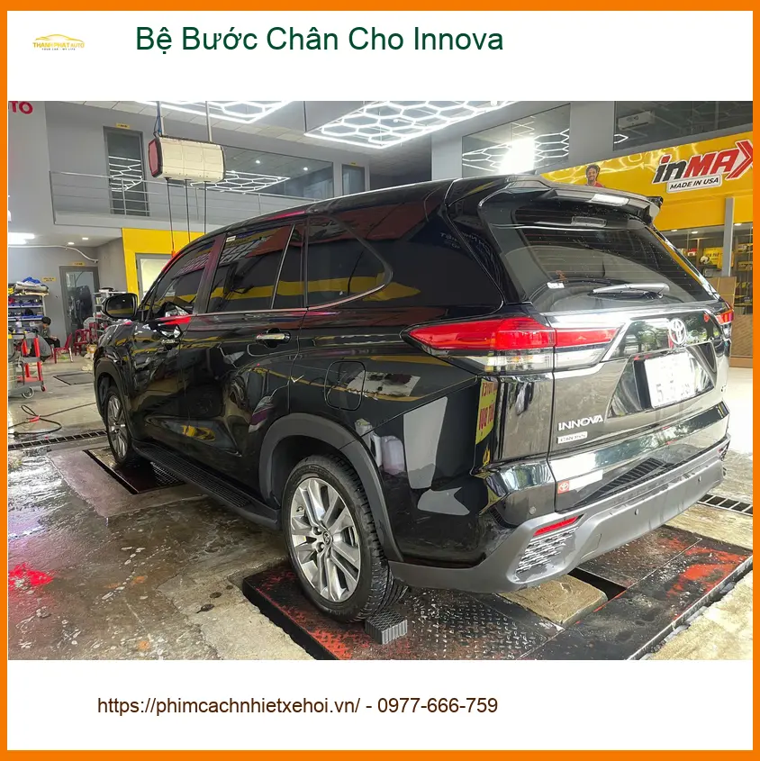Anh Khải lắp Bệ Bước Chân cho Toyota Innova tại Quận 9 để gia đình tiện lên xuống ảnh thực tế 2