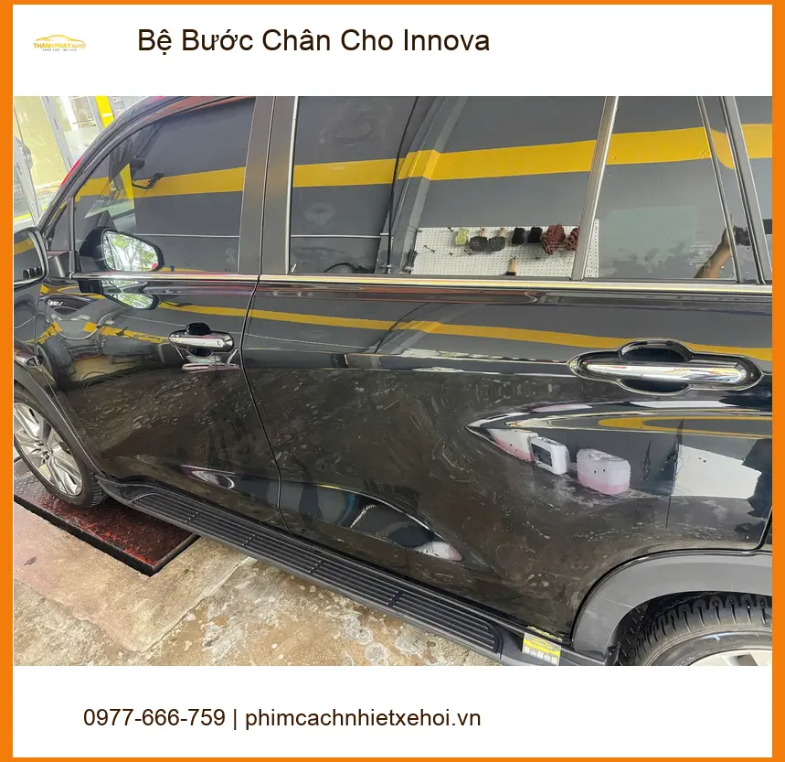 Anh Khải lắp Bệ Bước Chân cho Toyota Innova tại Quận 9 để gia đình tiện lên xuống ảnh thực tế 5