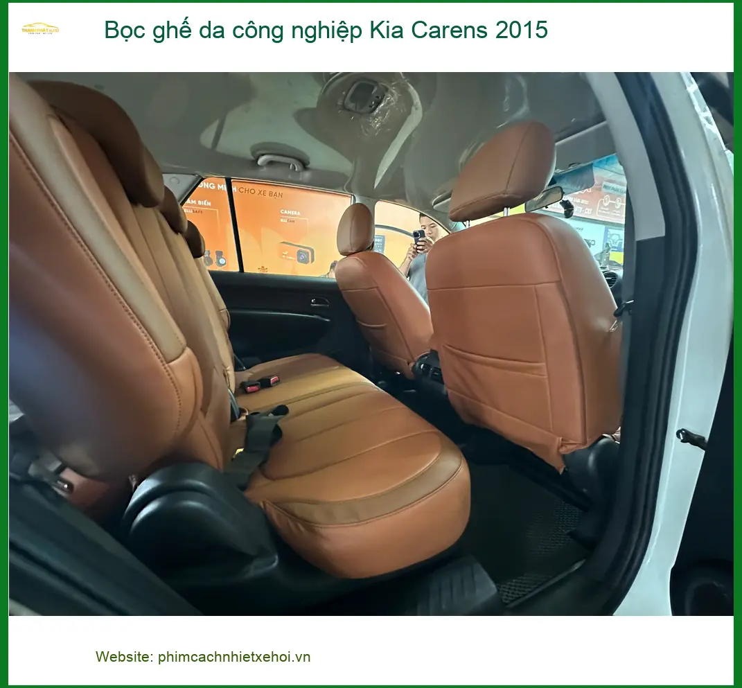 Anh Khang bọc ghế da công nghiệp Kia Carens 2015 tại Quận Tân Bình vì ghế zin xuống cấp ảnh thực tế 5