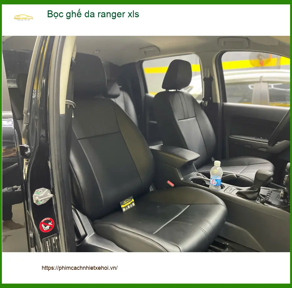 Anh Tiến bọc ghế da Ranger XLS tại Quận Bình Thạnh để nội thất mới mẻ