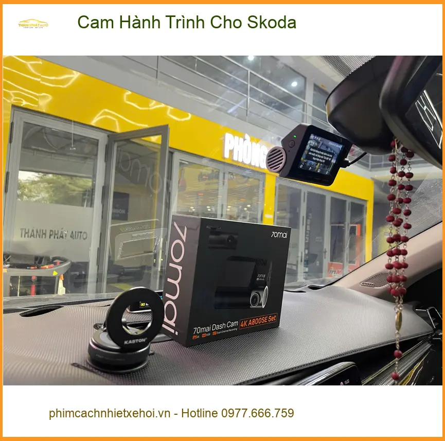Anh Minh Khang lắp Cam Hành Trình cho Skoda tại Quận 9 cần gấp ảnh thực tế 4