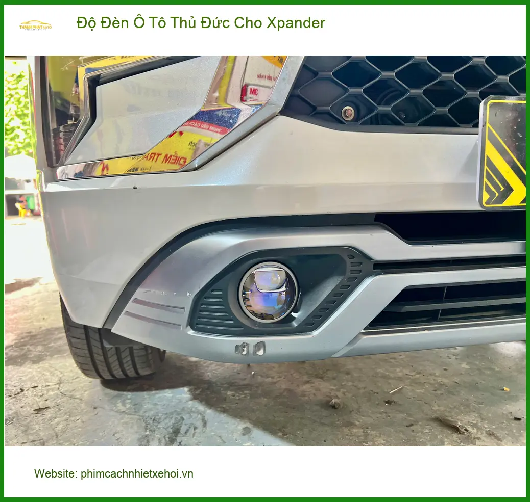 Anh Bách độ đèn ô tô Xpander tại Thủ Đức để cải thiện tầm nhìn khi lái xe đêm mưa ảnh thực tế 2