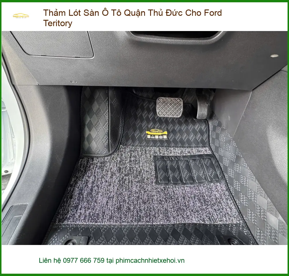 Chị Kiều thay thảm lót sàn ô tô Ford Teritory tại Quận Thủ Đức vì thảm cũ mục