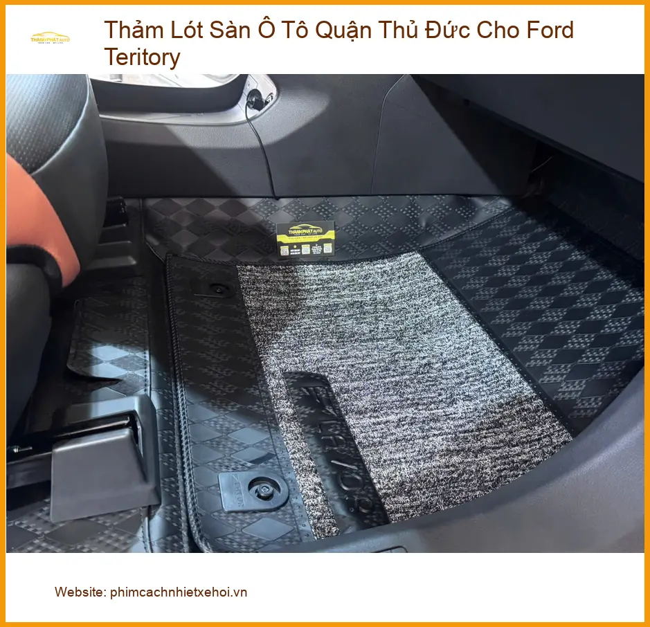 Chị Kiều thay thảm lót sàn ô tô Ford Teritory tại Quận Thủ Đức vì thảm cũ mục ảnh thực tế 4